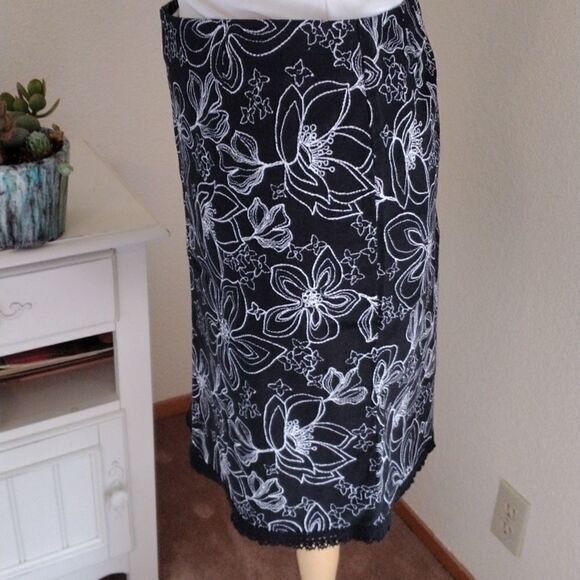 Geoffrey Beene Sport Stretch Cotton Skirt - Picture 4 of 10